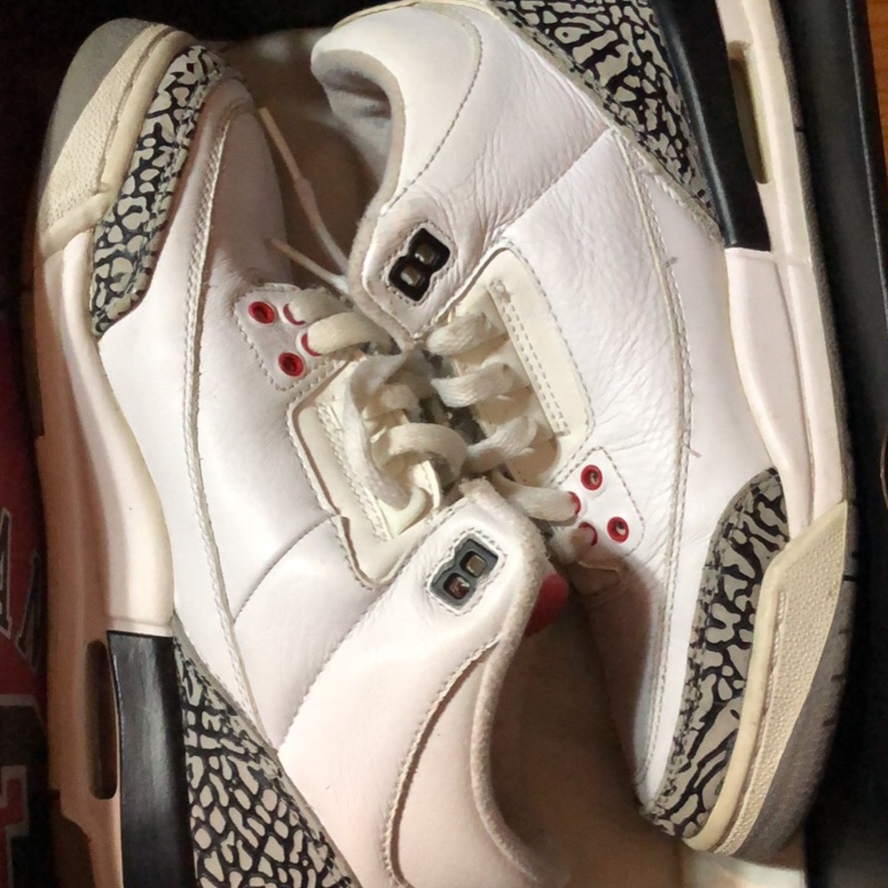 Air jordan 3 - size 4.5y